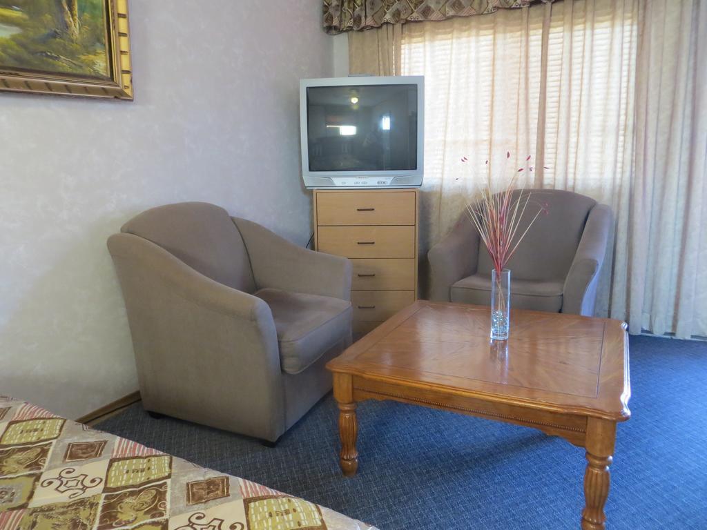 J & J Motel