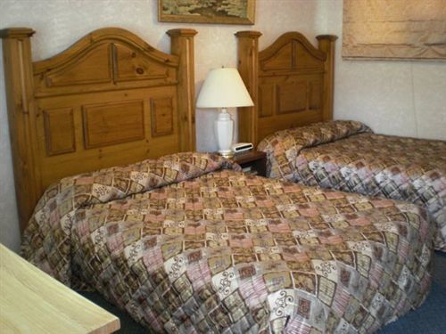 Motel J & J