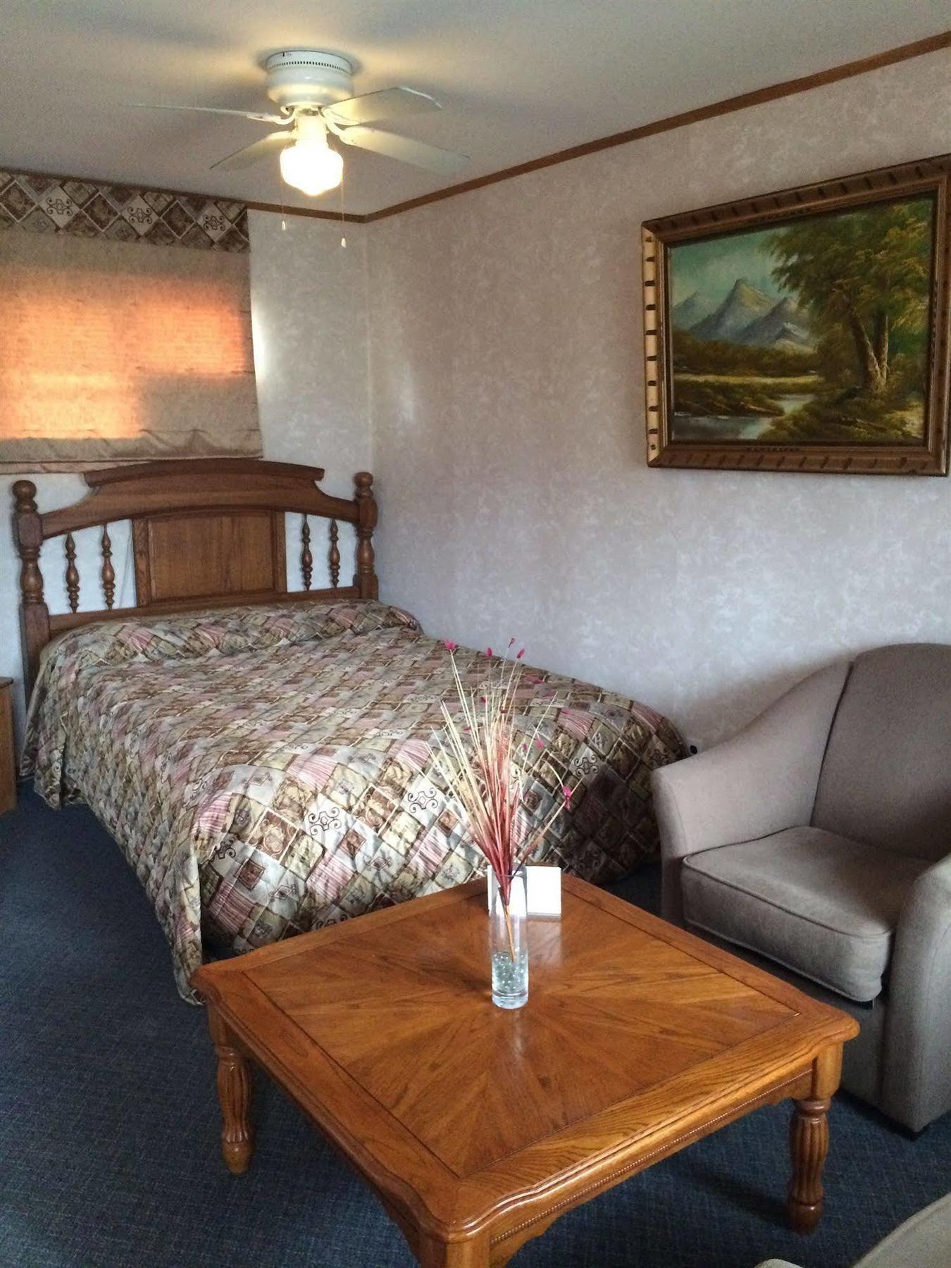 Motel J & J